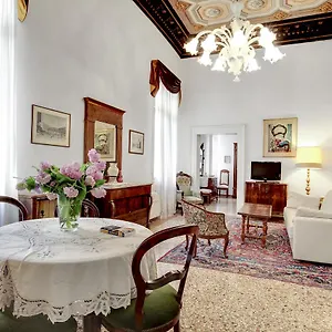 Testa Venice
